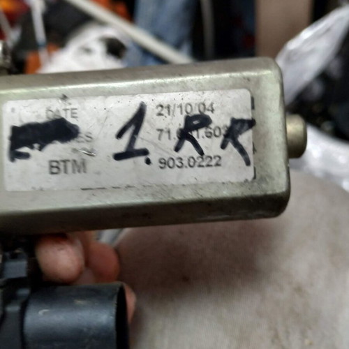 BMW 3 Series (E90, E91) rear right window motor used B260120 9030222