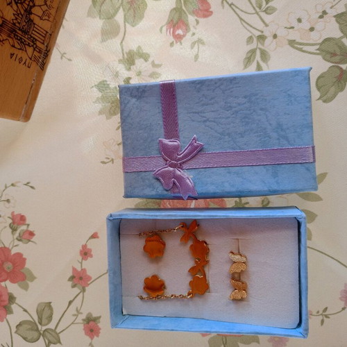 Necklace set with earrings and butterfly earrings like new, stainless steel yellow gold