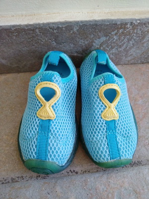 Zara beach shoes size 20 like new