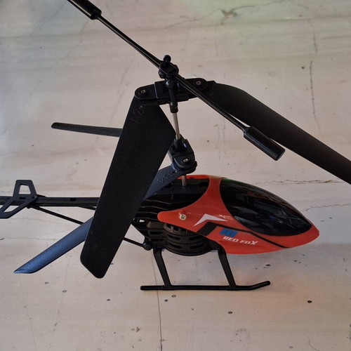 Gear2Play Red Fox remote control helicopter used