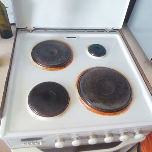 Eskimo electric stove used with electronic timer and illuminated switches