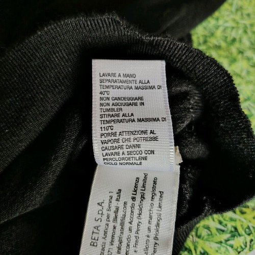Fred Perry wool sweater like new, size M, black