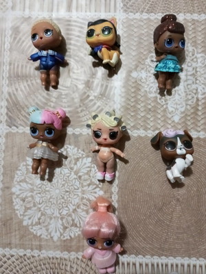 Toy figures used, pack of 7 pieces