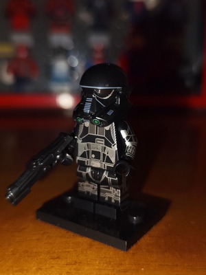 Imperial Death Trooper minifigure with stand and large blaster