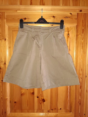 Henry Cotton's women's bermuda shorts, size L, khaki green