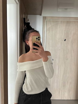 Zara off the shoulder beige shirt like new