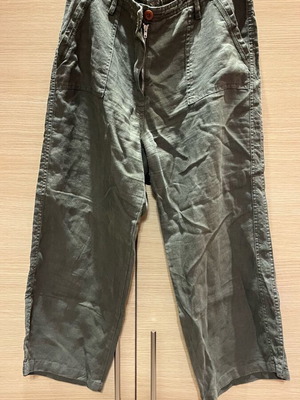Linen pants used with 3 free t-shirts, size XL