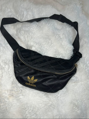 Adidas Originals Τσαντάκι Μέσης γυναικείο σαν καινούργιο, μαύρο με χρυσό logo