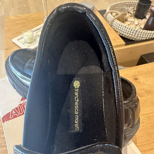 Women's patent leather moccasins like new, medium heel, size 38, black