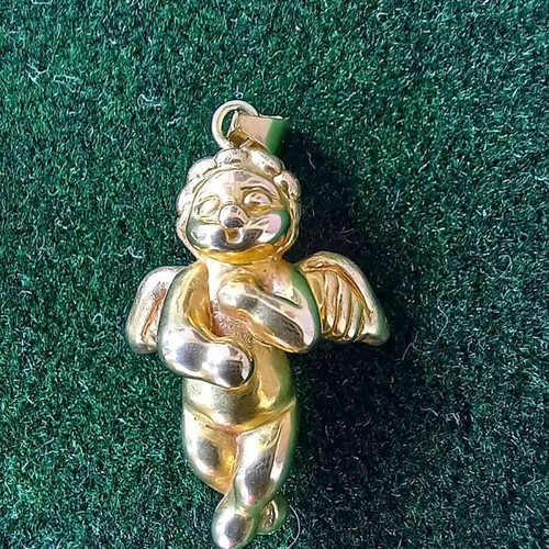 Cherub Angel Charm 18 K pendant like new, gold color