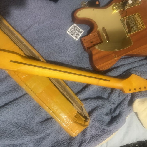 Stratocaster guitar neck new Canadian maple yellow Vnexk