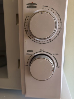 Singer microwave oven