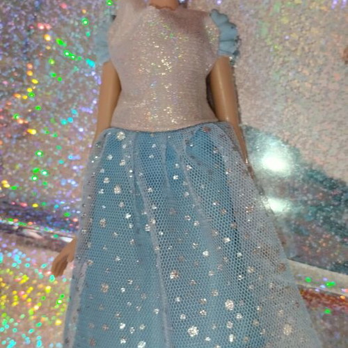 Cinderella doll Disney used, missing shoes