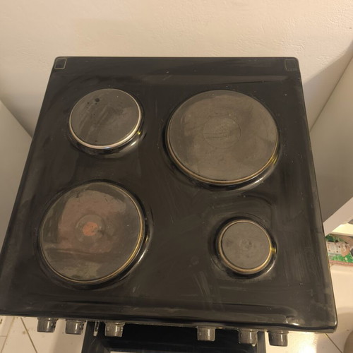 Pitsos kitchen stove with burners