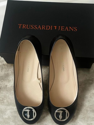 Trussardi Jeans μπαλαρίνες σαν καινούργιο, μαύρες, μέγεθος 39, μοντέλο 79S604