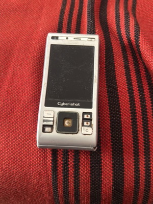 Sony Ericsson C905 Cybershot used for parts without battery and charger