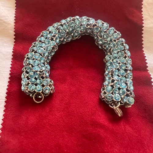 Bracelet with blue crystals used, mesh style