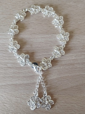 Elegance large floral silver bracelet
