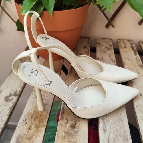 Zara pointy heels white size 39 like new