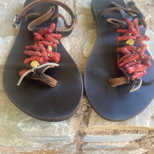 Leather sandals with coral stones size 38 like new, brown