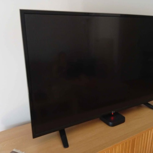 LG 43" Ultra HD 4K TV like new