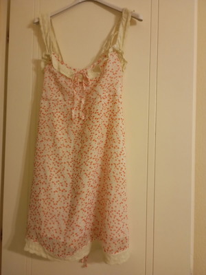 Regalinas short dress floral with lace like new