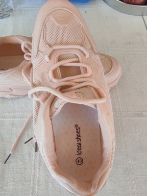 Women's pink athletic shoes new size 40