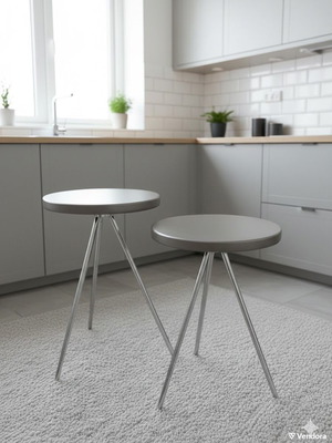 Anakie Metal stools used, set of 2, minimalist design