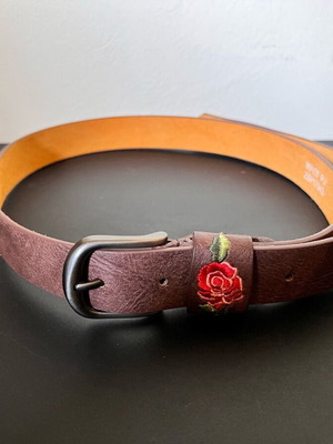 Brown belt new with rose detail