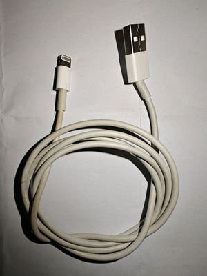 USB-A to Lightning charging cable 1m used, white, authentic Apple