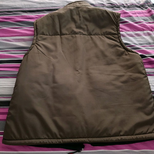 Men's khaki vest like new, lightweight and comfortable size L