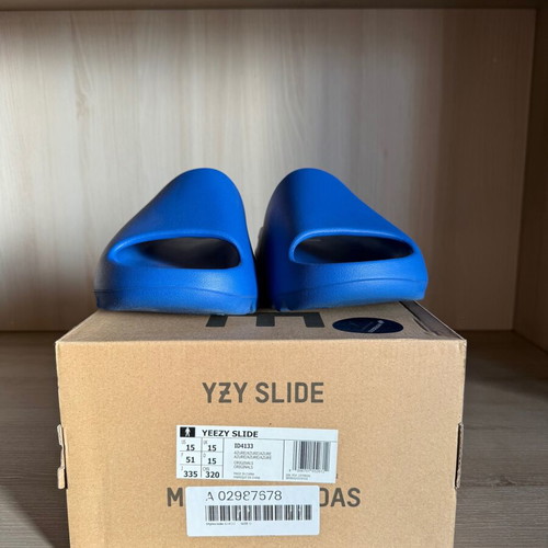 Yeezy Slides Azure Blue Size 51 Like New