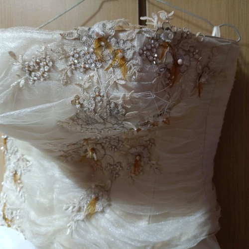 Wedding dress like new ivory color suitable for pregnant size M-L