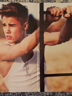 Justin Bieber & Liz Gillies poster like new, size 40.5x28.5
