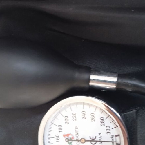 Analog Blood Pressure Monitors with Stethoscope like new, set of two