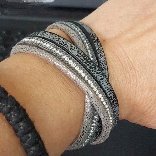 Multilayer bracelet with magnetic clasp restored, steel