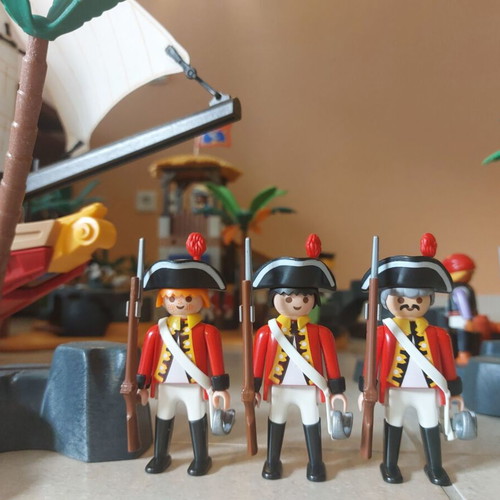Playmobil Redcoats new and fully armed