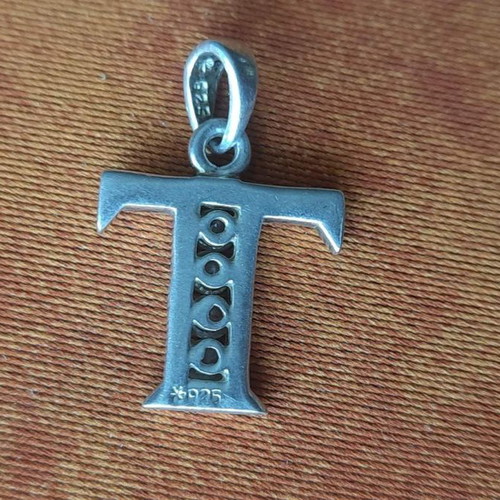 Silver 925 letter pendant (T) used with stones