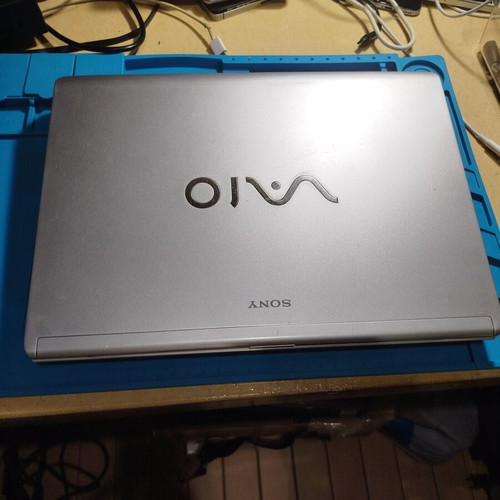 Sony Vaio laptop for parts, no RAM or disk