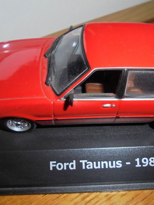 Μινιατούρα αυτοκίνητο Ford Taunus 1980 καινούργιο, κόκκινο