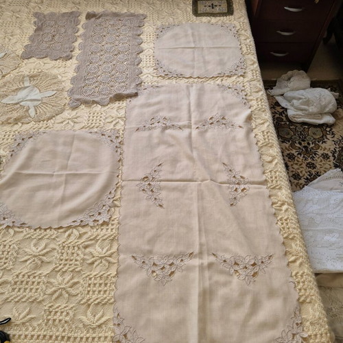 Handmade table linens set of 9 pieces new