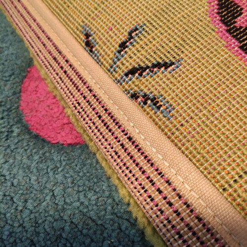 Children's rug like new with dimensions 1.60x2.30 m