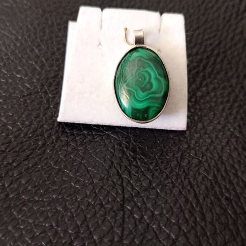 Silver necklace with natural malachite crystal new