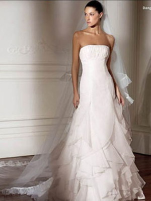 Pronovias Barcelona Dango wedding dress like new with elegant simple design