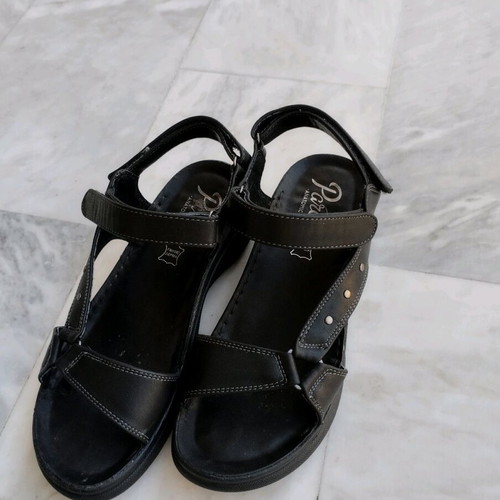 Leather Parex sandals black like new