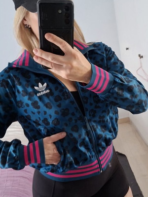 Adidas jacket leopard print size XS-S like new