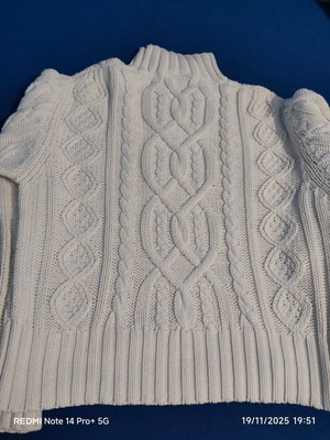 L.O.G.G. cotton sweater small size like new, white