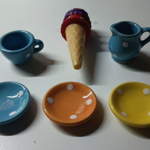 Clay children's collectible miniatures like new