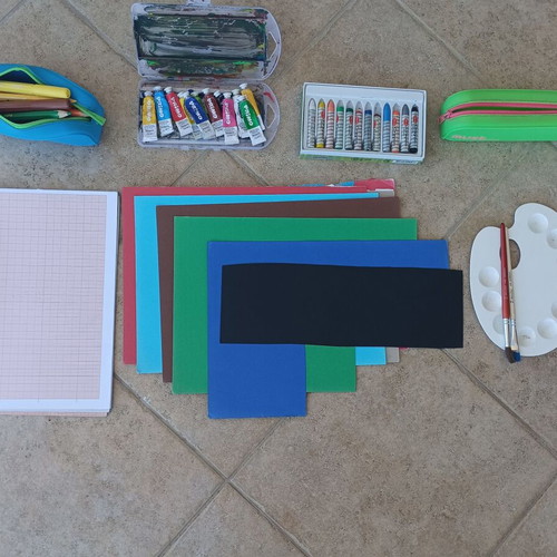 School and art supplies pack used, ideal for students and artists