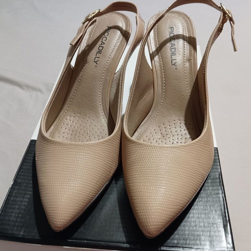 Piccadilly beige shoes size 36 slightly used